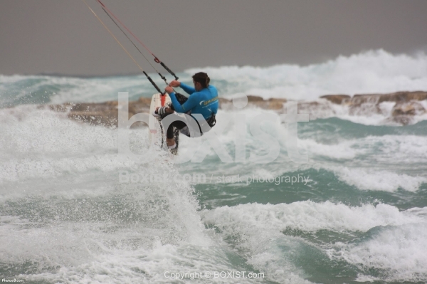 Waves Jump Kitesurfing
