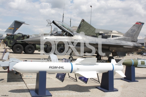 Missiles and Fighter and Radar Truck