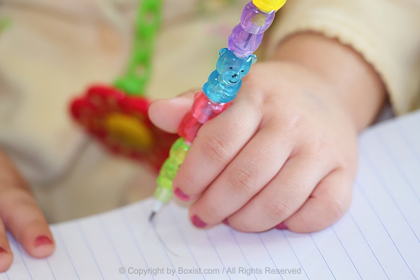 Tiny Fingers Gripping Pen For First Writing Attempt