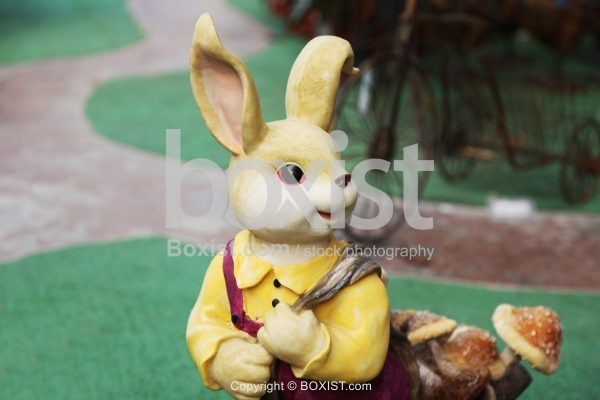 Rabbit Garden Sculpture