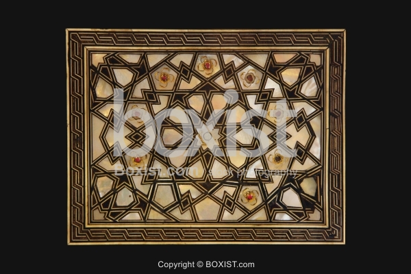 Complex Geometric Arabesque Wooden Art